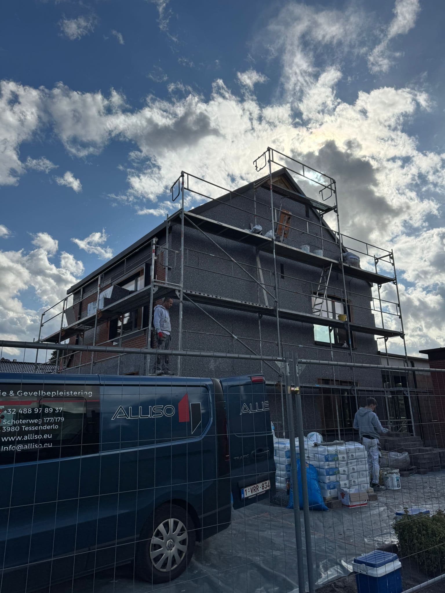 Modern huis met gevelrenovatie - Alliso